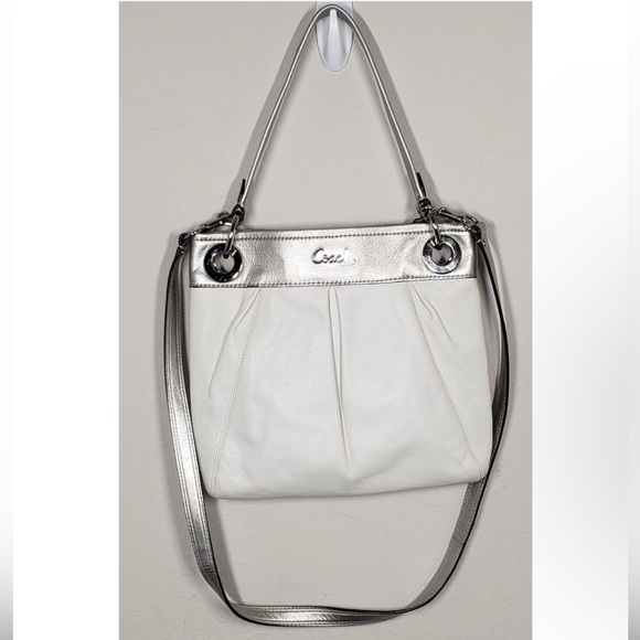 Vintage Coach Ashley Cream and Silver Leather purse - Picture 6 of 9